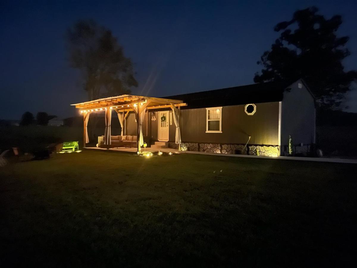 Little House By The Pond Villa Oneida Exterior photo